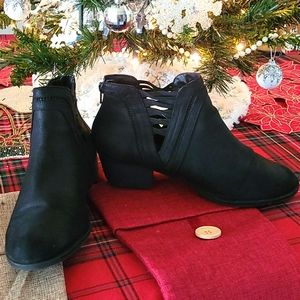 Black Lane Bryant back zip booties size 9